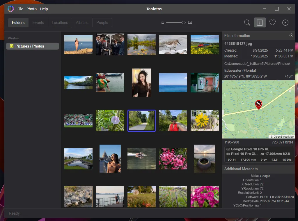 Tonfotos interface and metadata viewing