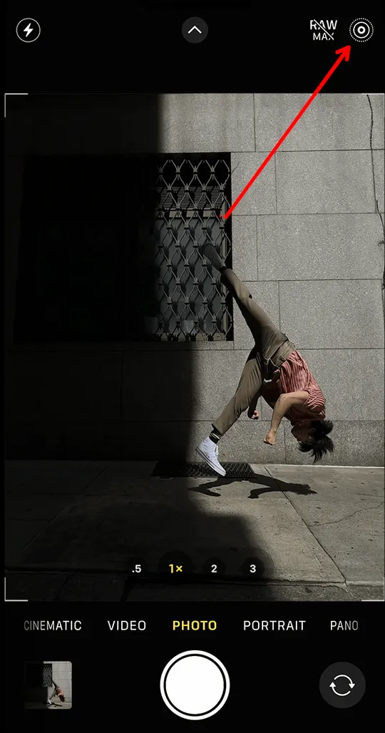 Activating Live Photo shooting in iOS